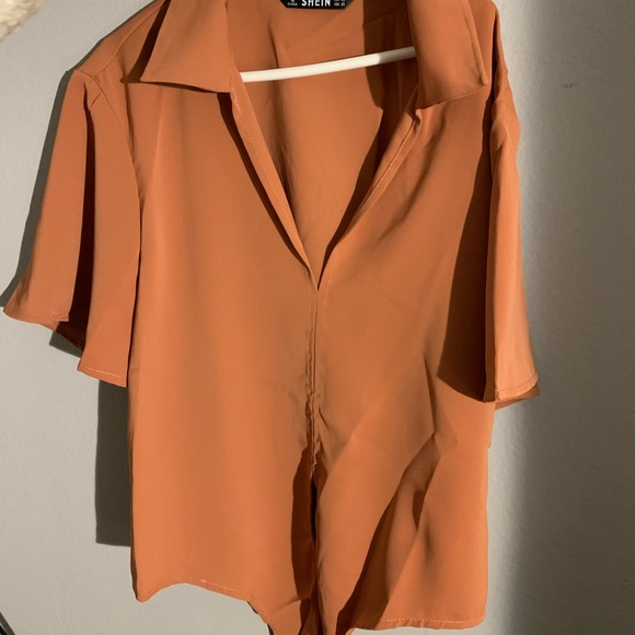 Collared V Neck Tie - Picture 4 of 5